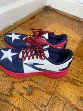 Brooks Trace 2 Red, White, Navy, 10.5 medium running sports  shoes